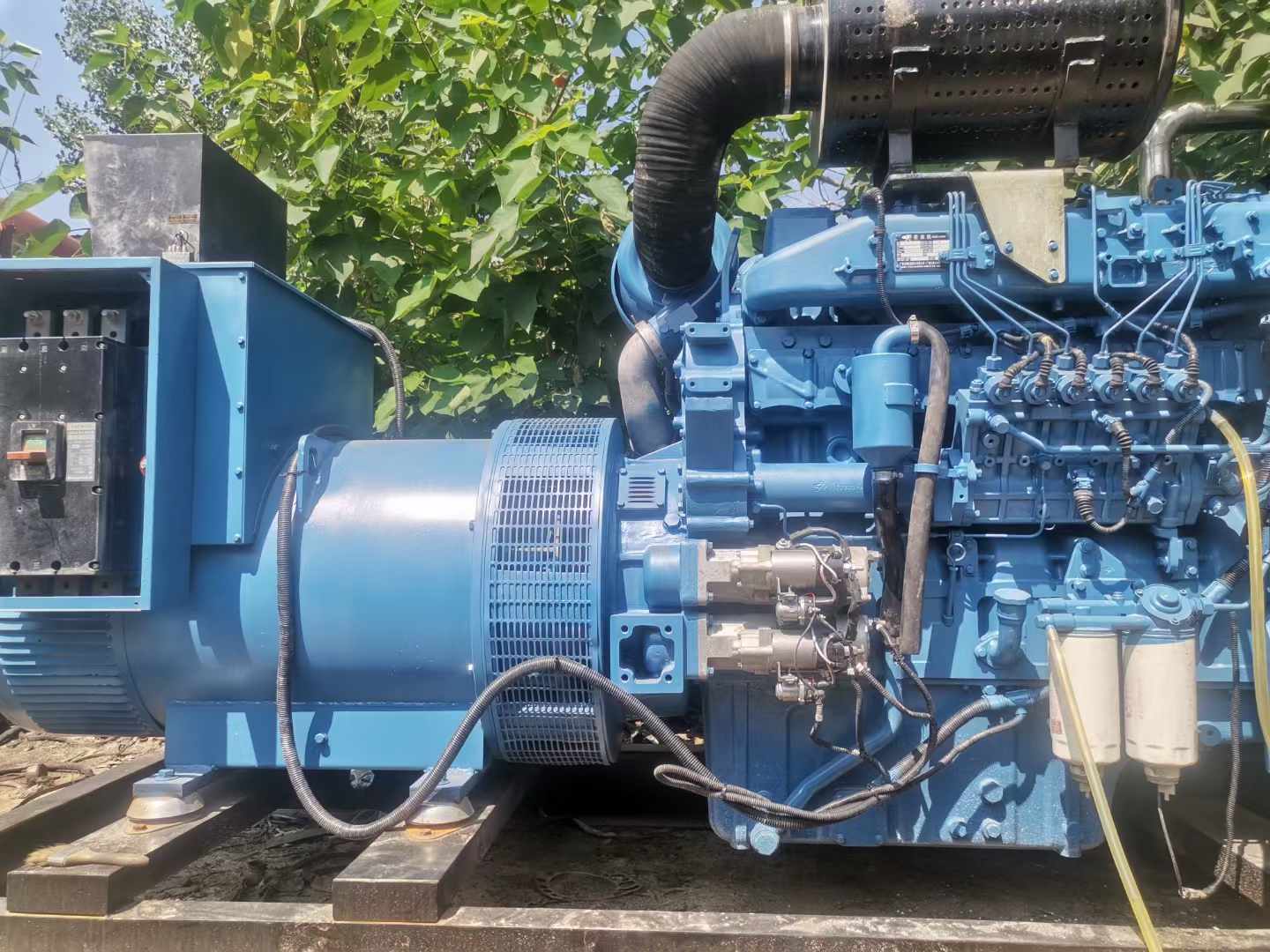 噶尔详细说明降低 800kW 柴油发电机输出电流波动的方法